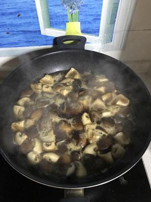 快手香菇卤肉饭的做法 步骤4