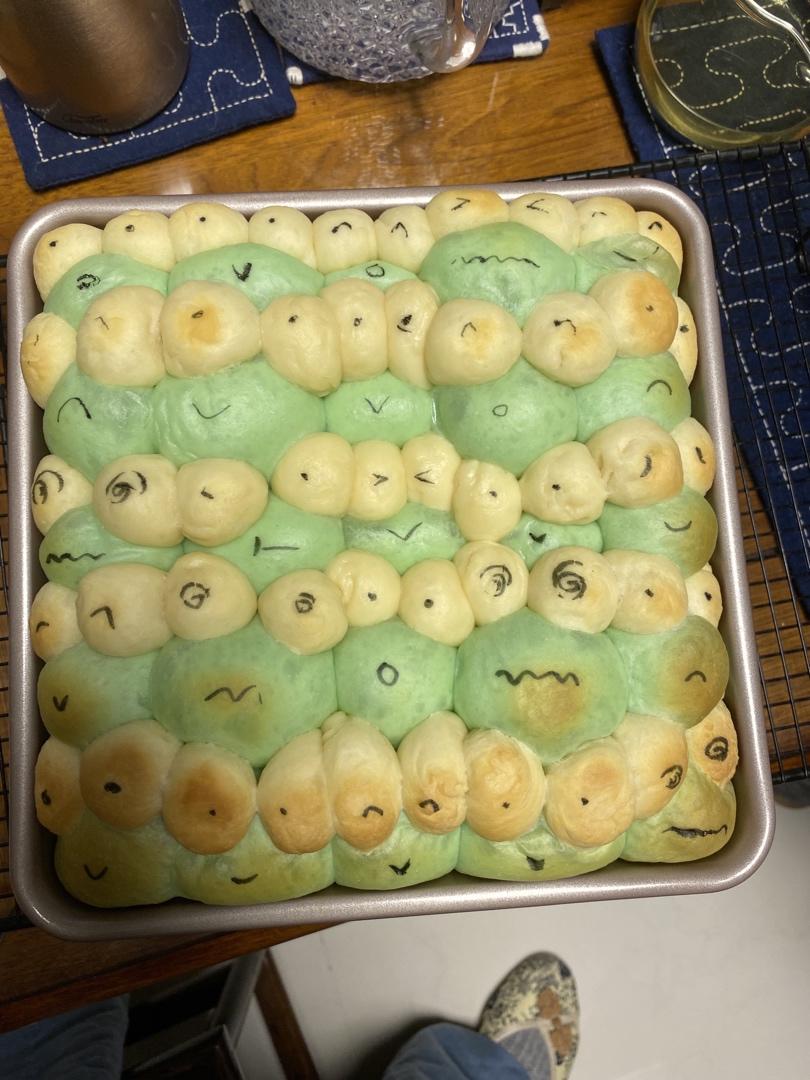 青蛙挤挤小面包