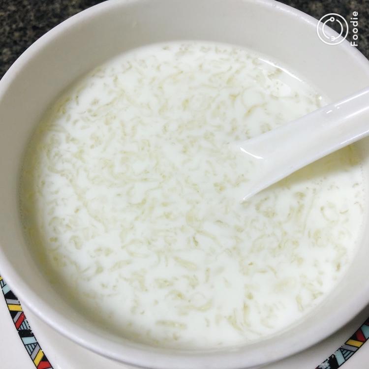 【小森妈妈菜谱】一分钟学会炖牛奶燕窝