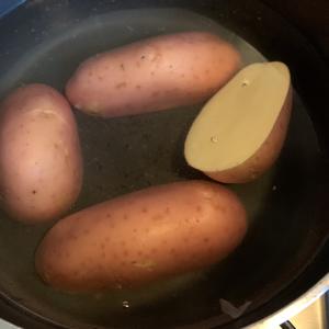 明太子芝士烤土豆的做法 步骤1