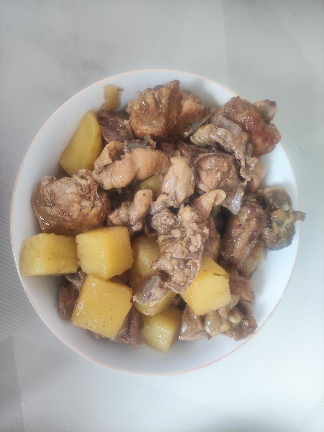 土豆炖鸡块