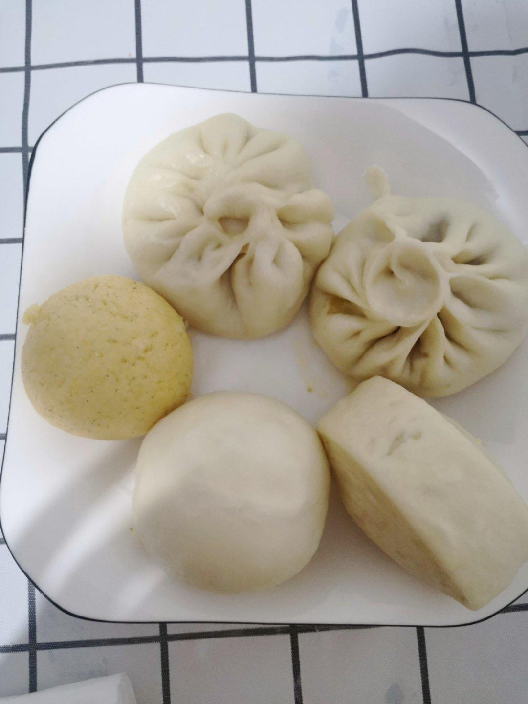 【健康粗粮】玉米面包子(牛肉胡萝卜洋葱馅)