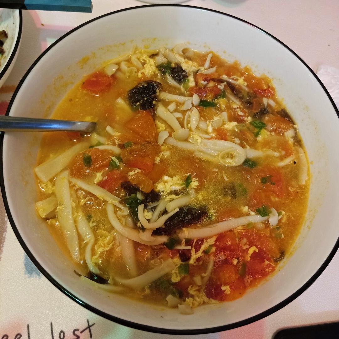 海鲜菇西红柿鸡蛋汤