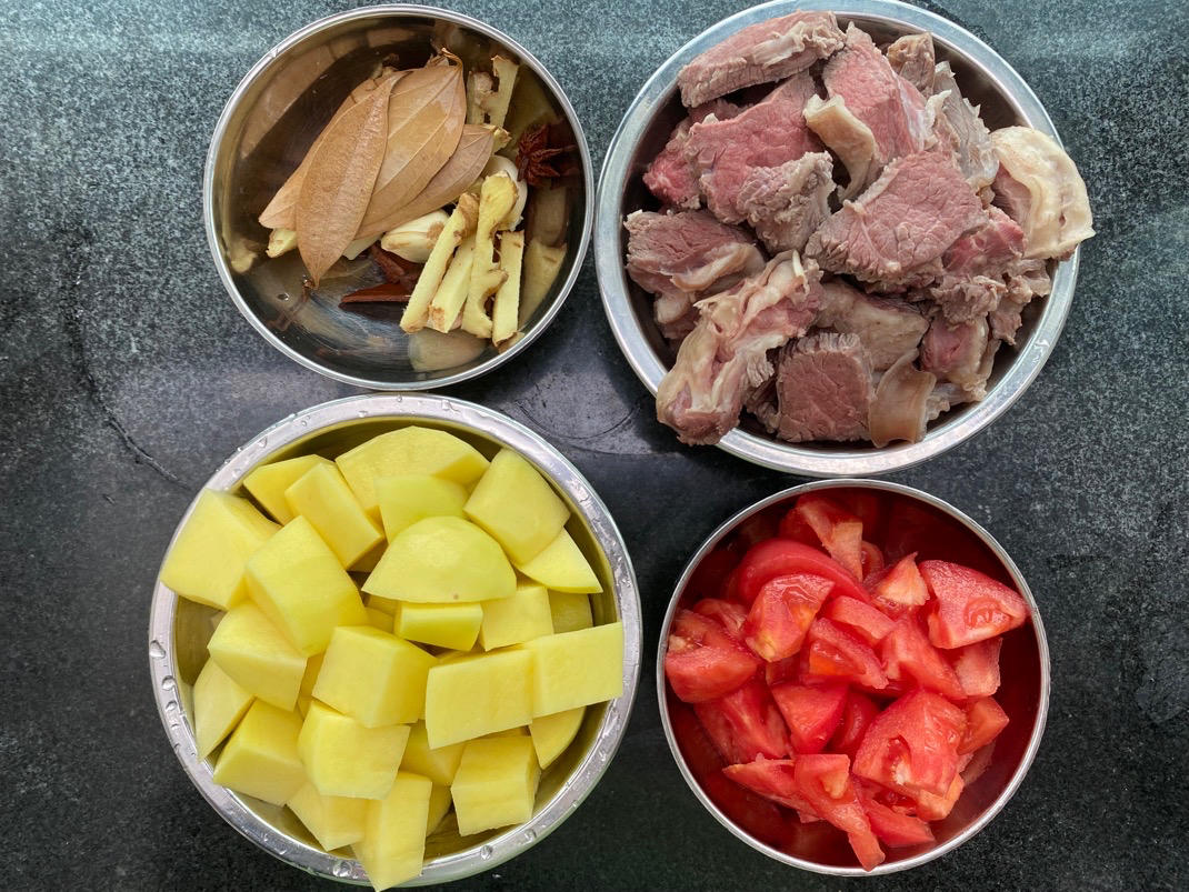 番茄土豆炖牛腩（超简单电饭煲版）