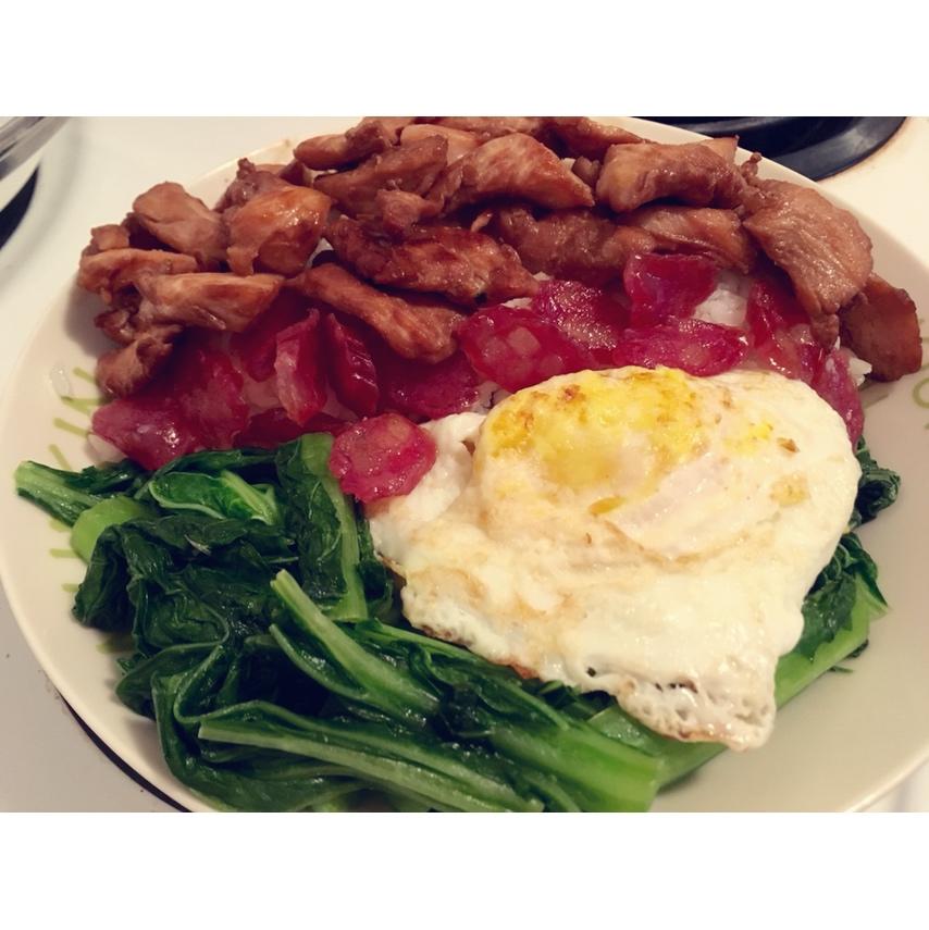 广式腊味煲仔饭