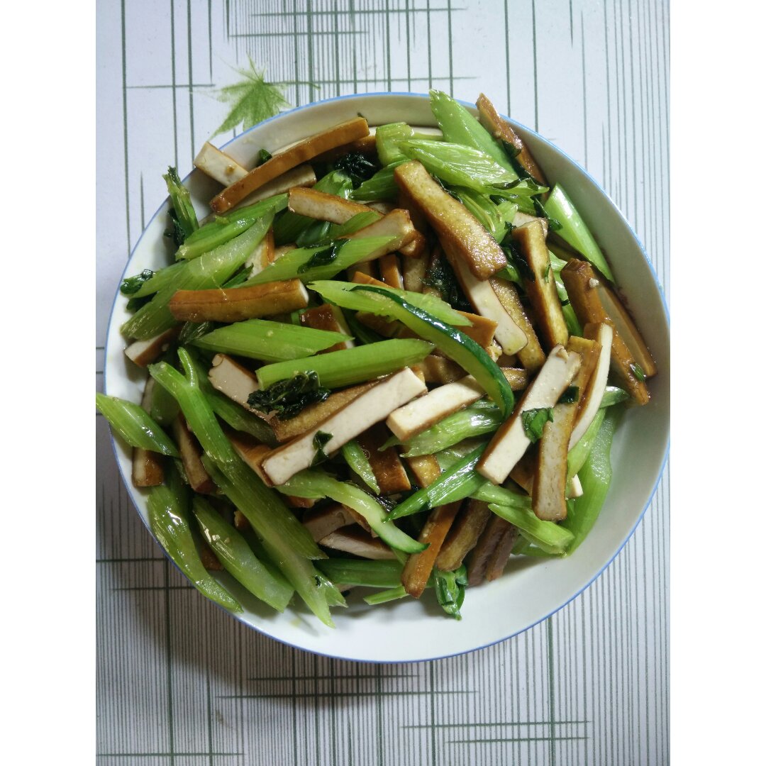 芹菜炒香干
