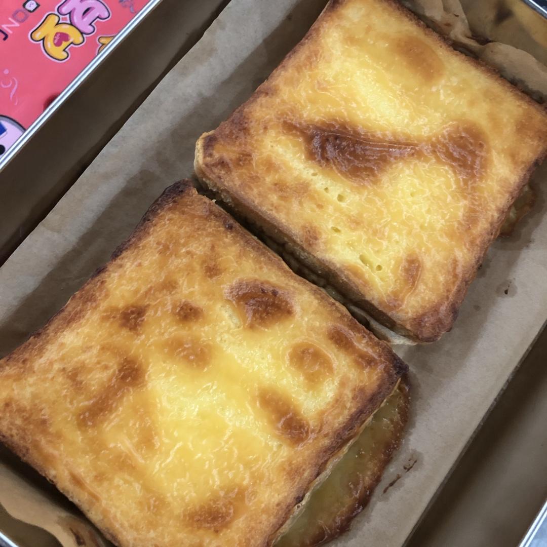 零失败快手岩烧乳酪(熔岩吐司)十分钟网红早餐，好吃哭