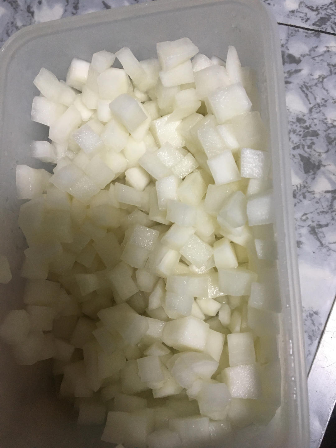 脆爽萝卜丁（开胃小菜）