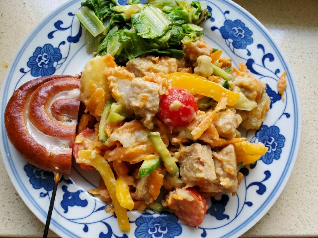 【健康三餐】彩虹沙拉附自制花生黄芥末酱汁