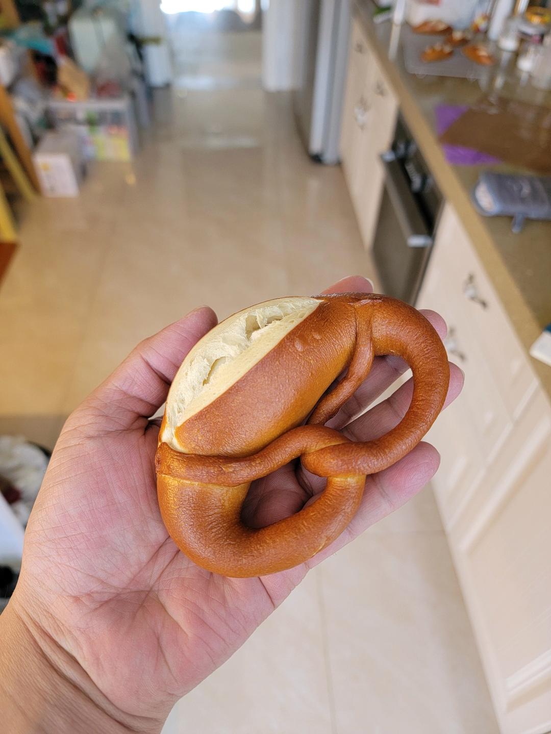 做了N次碱水面包，总结出最优制作方法，100%完美表皮