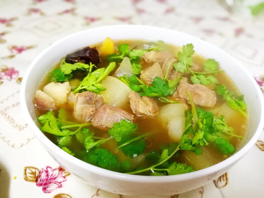 冬日御寒羊肉汤