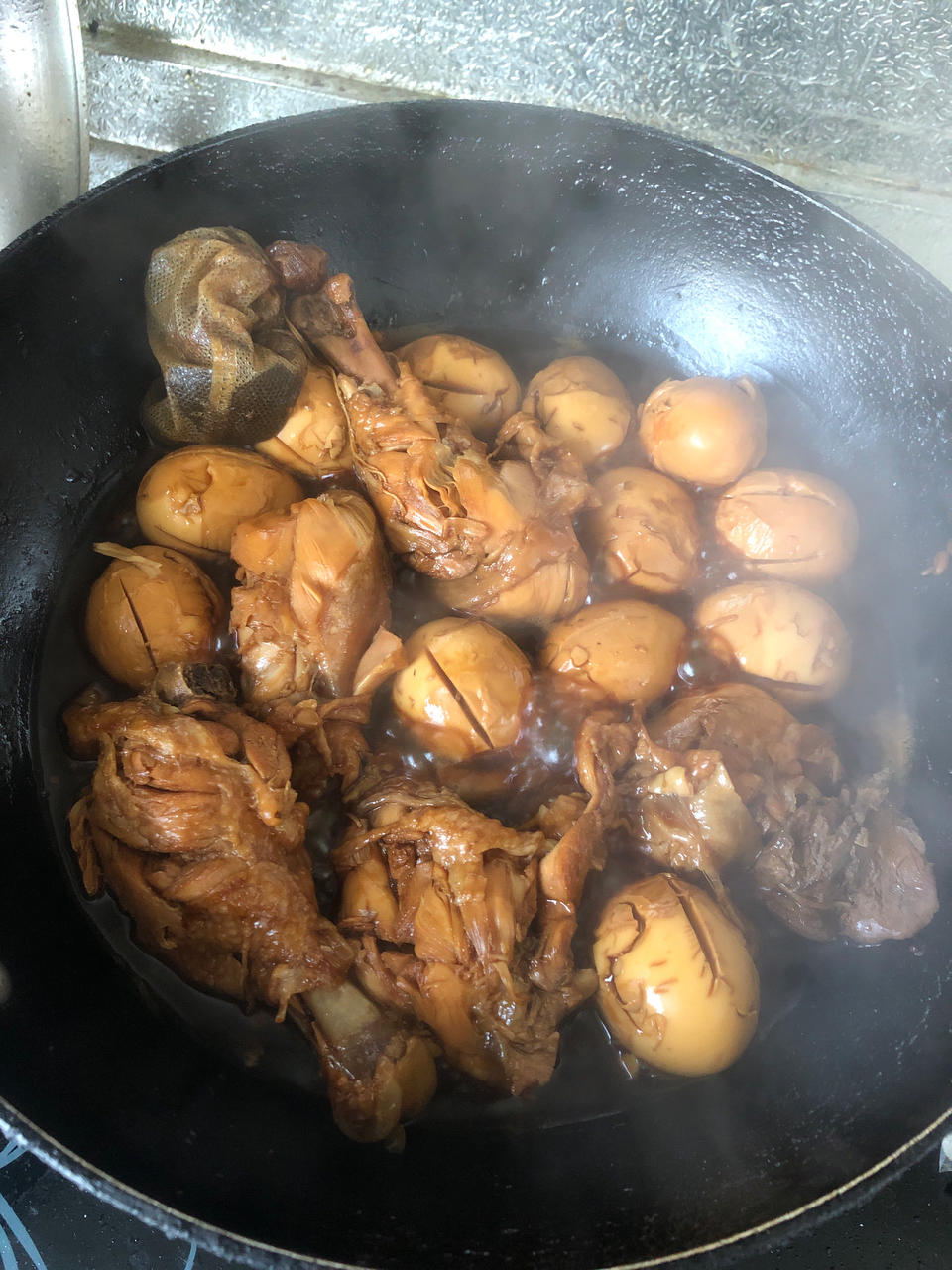 爆好吃的卤鸡腿 卤蛋❗电饭煲 炒锅都可以做~