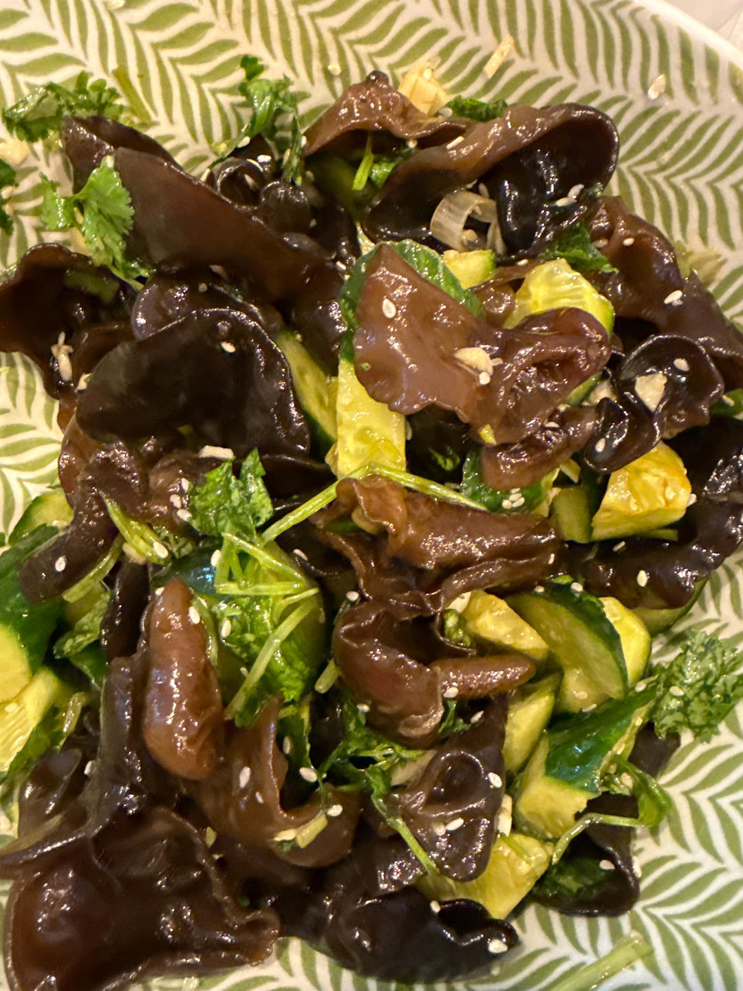 夏天百吃不腻的凉拌黄瓜木耳，酸辣开胃好吃到爆