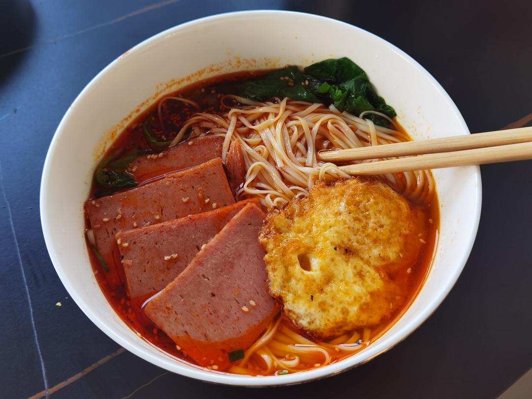 酸辣开胃❗️好吃到连汤汁不剩～酸汤面