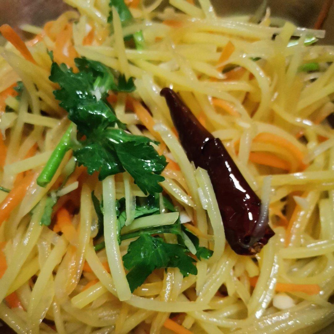 凉拌土豆丝，爽口开胃