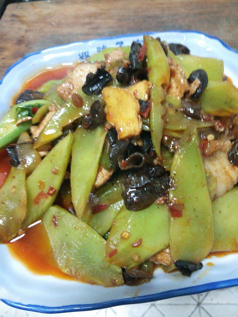莴笋木耳炒肉