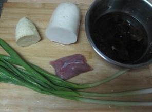 萝卜蒜苗炒肉片的做法 步骤1
