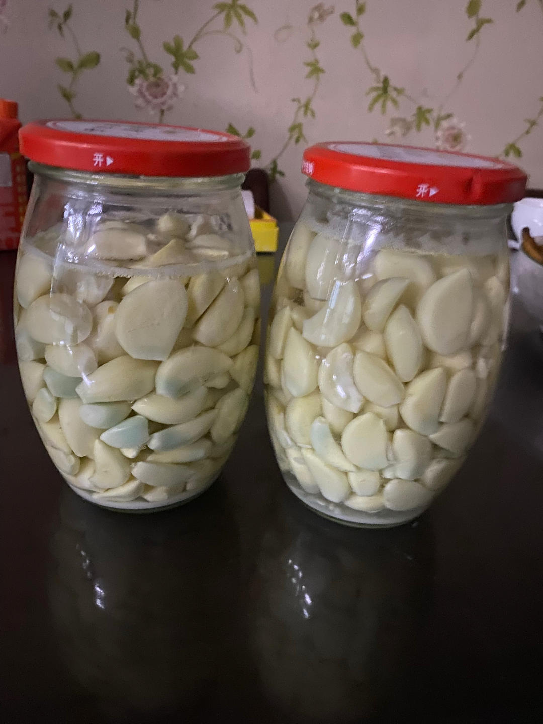 腊八蒜（蓝绿色）。