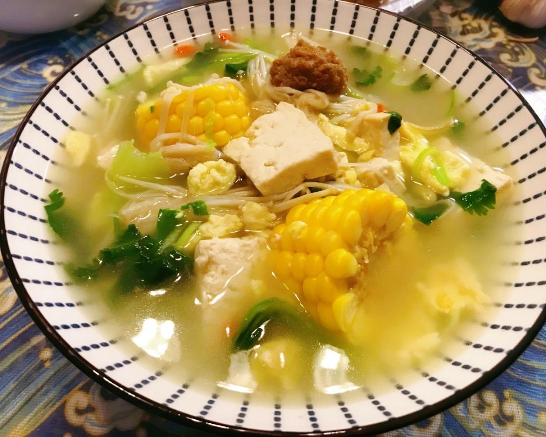 豆腐鸡蛋玉米汤的做法