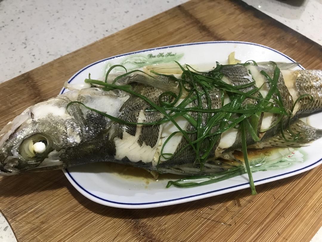 蒸鲈鱼