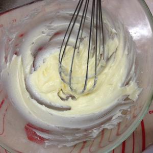 粒粒蛋黄半岛奶黄月饼的做法 步骤7