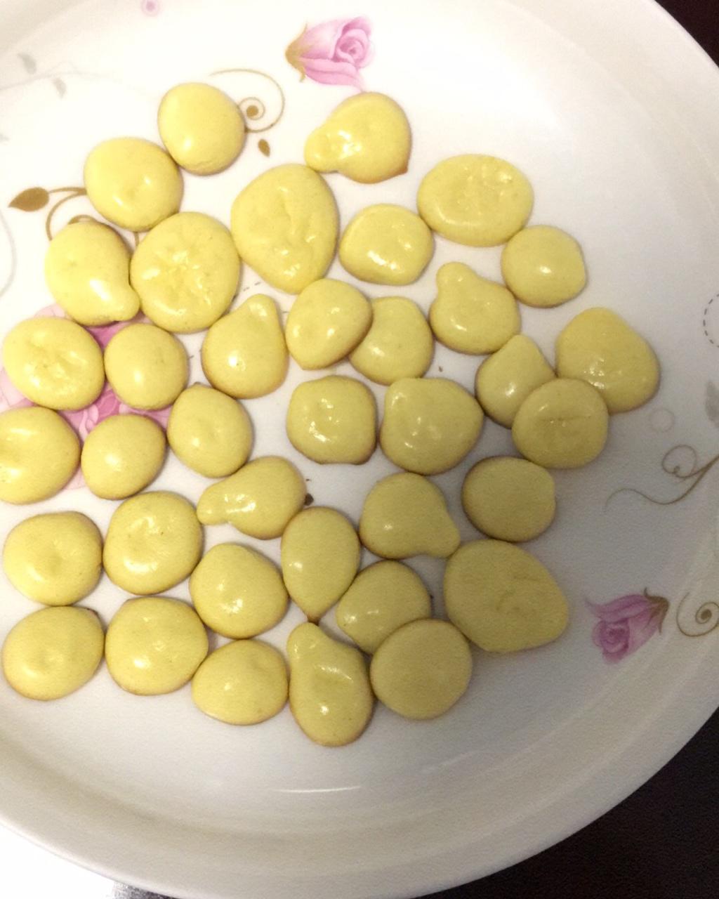 入口即化的无添加蛋黄溶豆