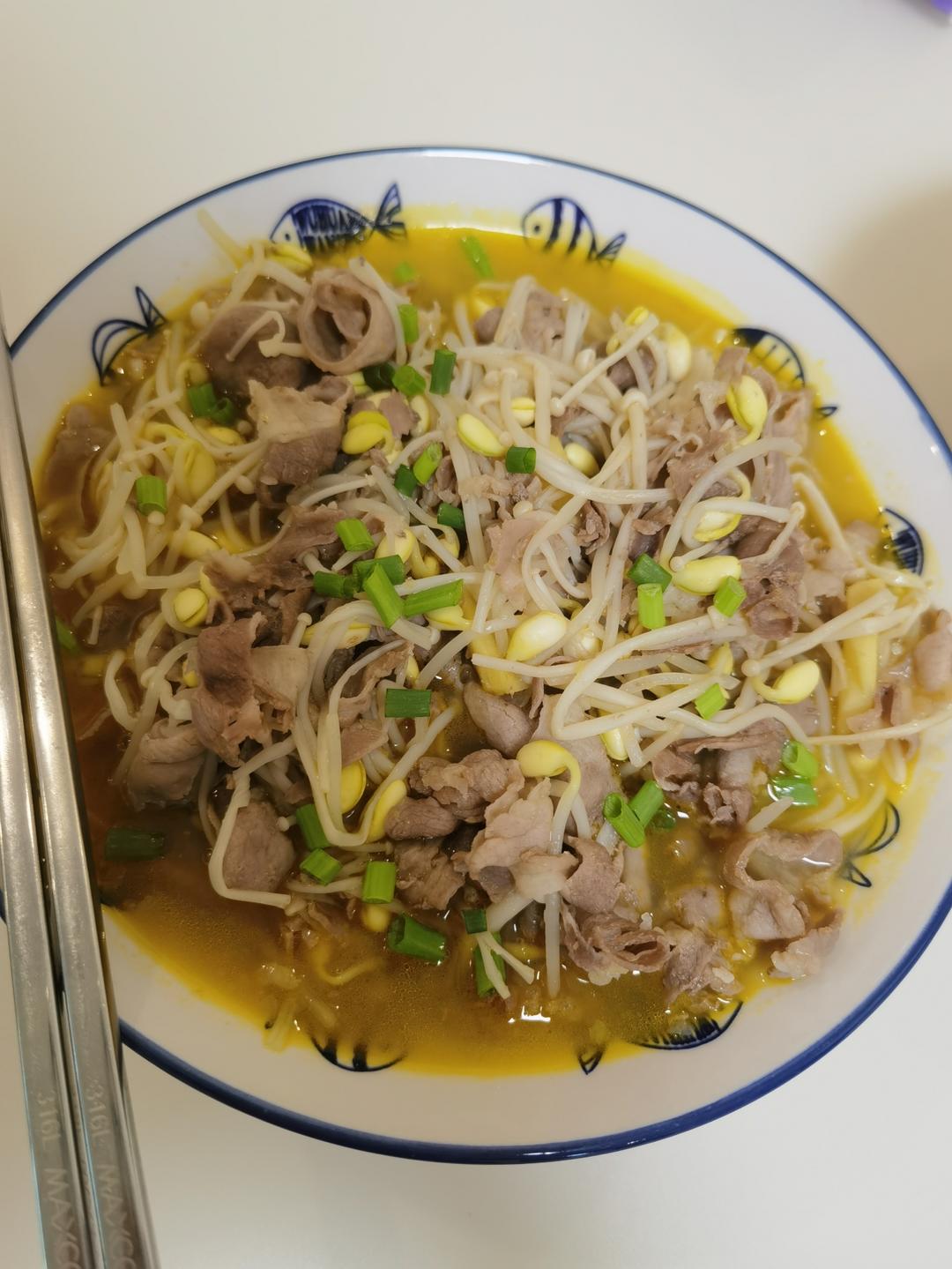 酸汤羊肉金针菇