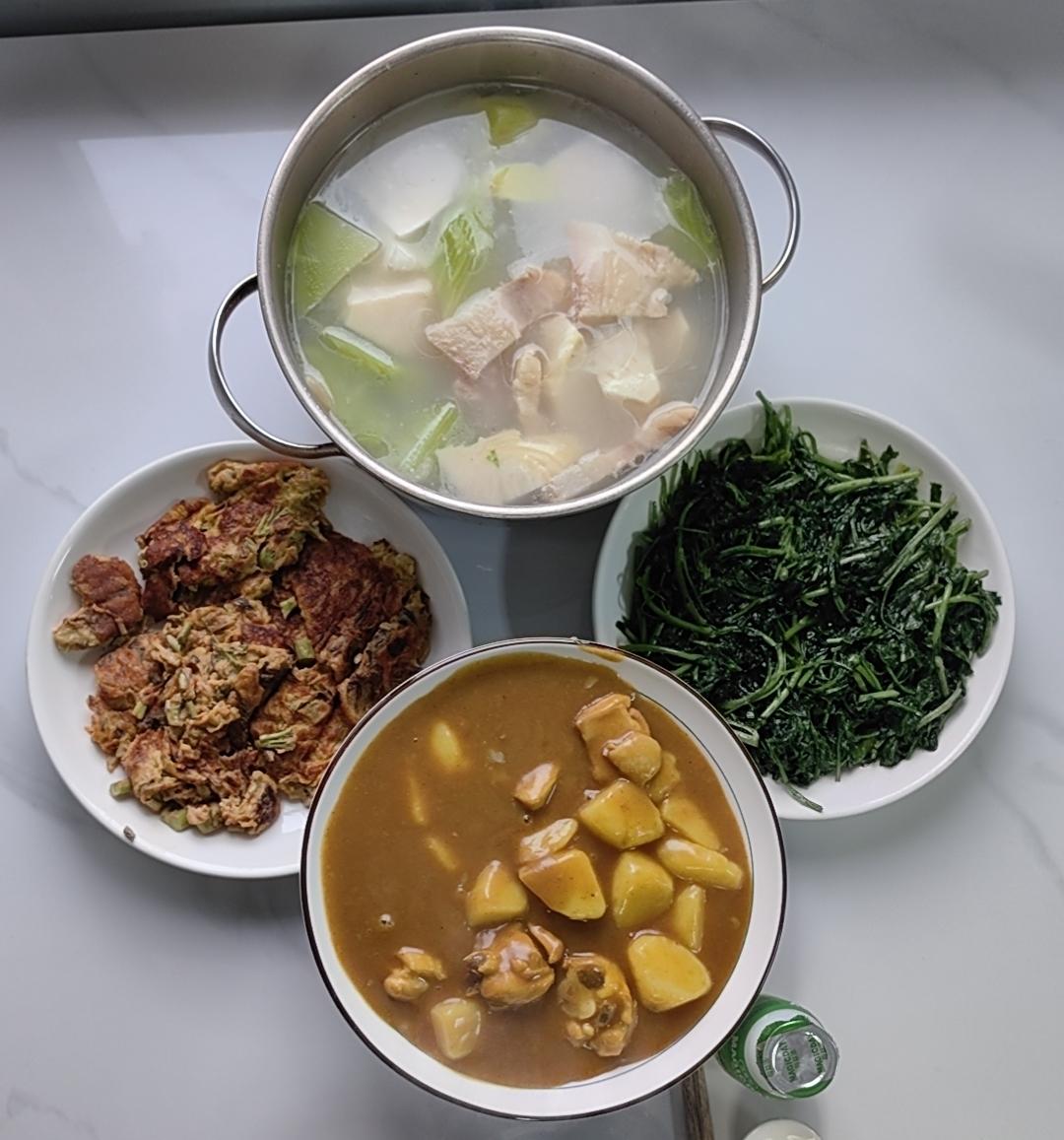 把梦想 化成了灶台上的一天又一天。