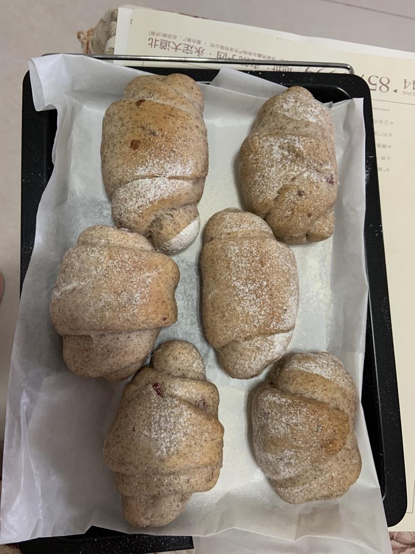 全麦鲜奶卷 100%全麦(含详细水滴型面团塑形法)