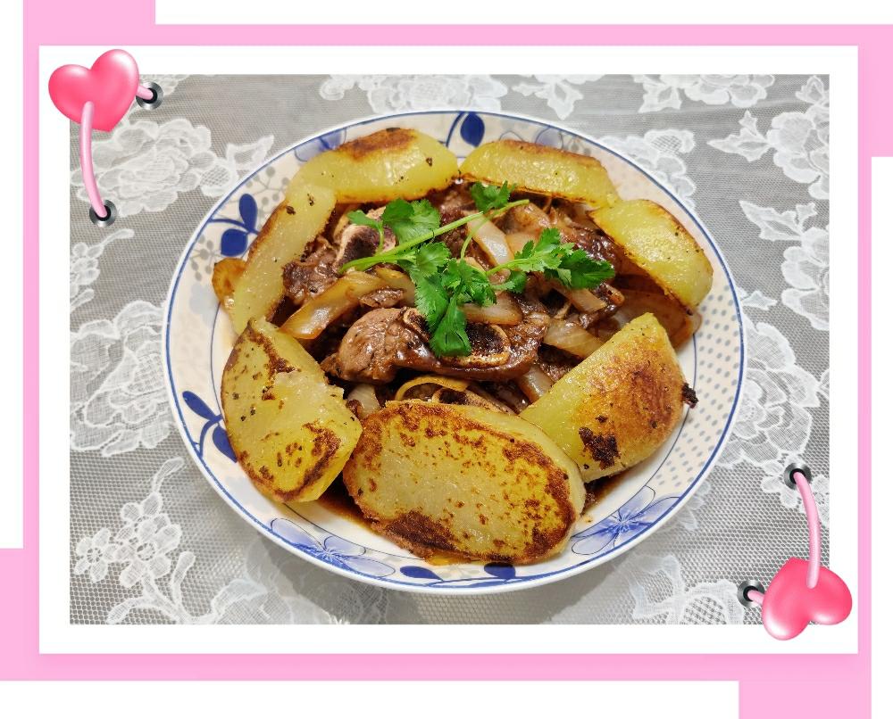 香煎牛仔骨伴薯块的做法
