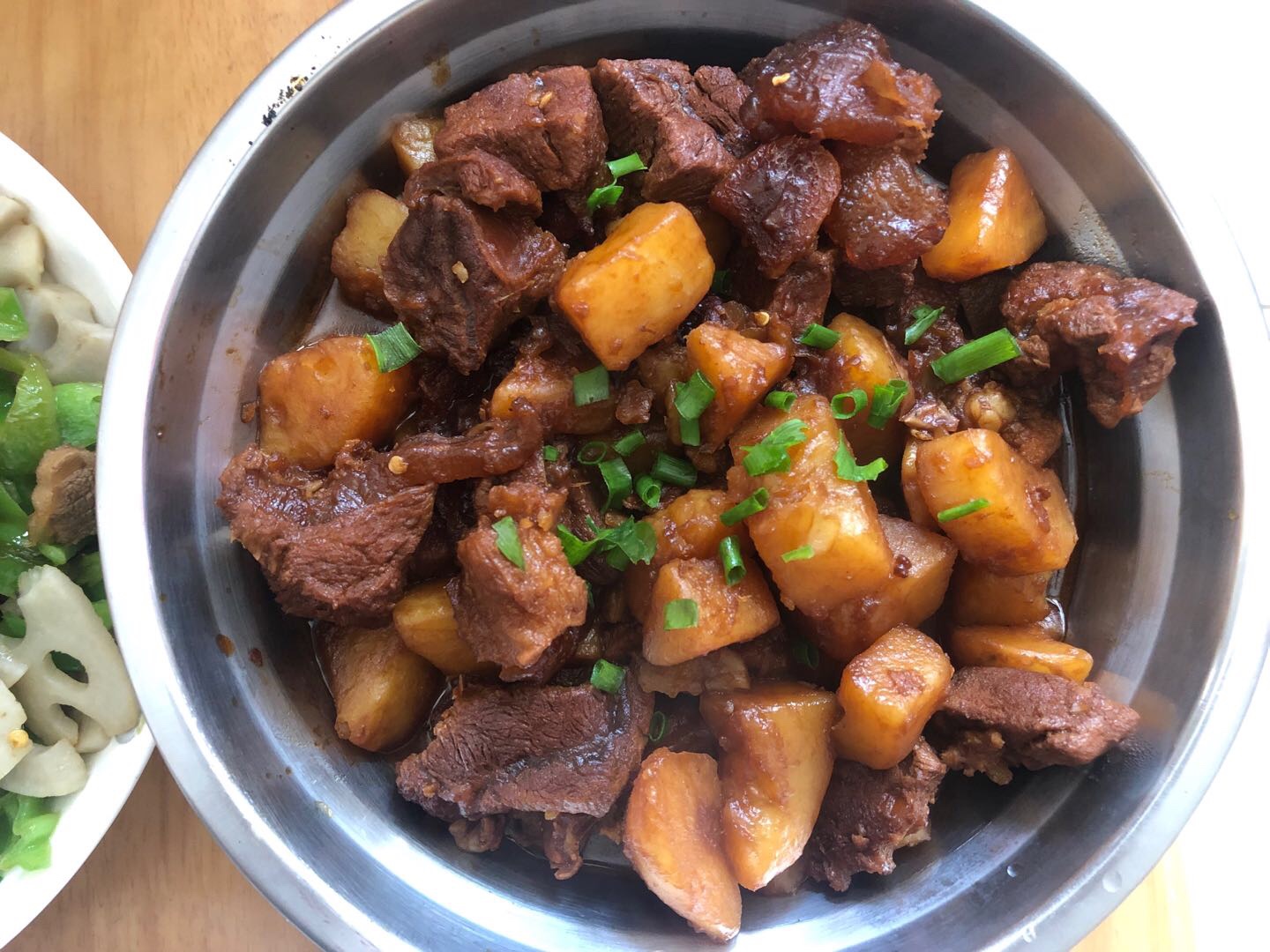 牛肉炖土豆的做法