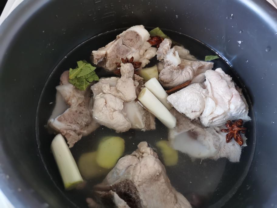 家乡菜油豆角土豆的做法 步骤4