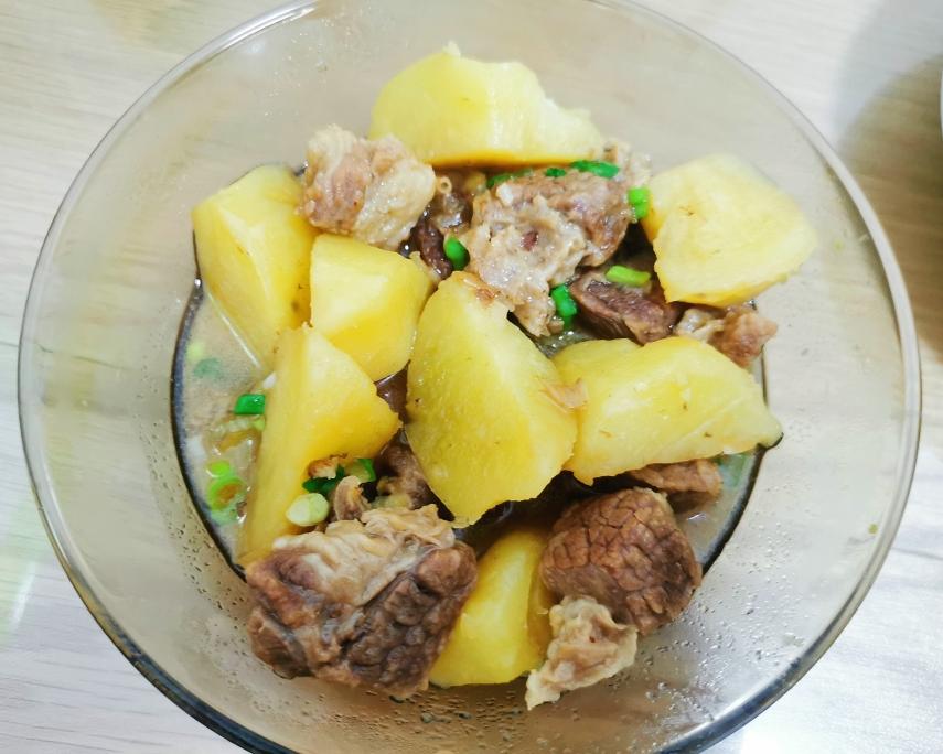 超下饭的土豆烧牛肉的做法