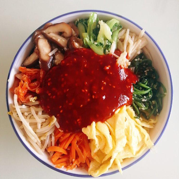 缤纷韩国拌饭（注入自制灵魂拌饭酱➕日式照烧肥牛，每一道蔬菜单独调味～，做成便当也很合适🍱）
