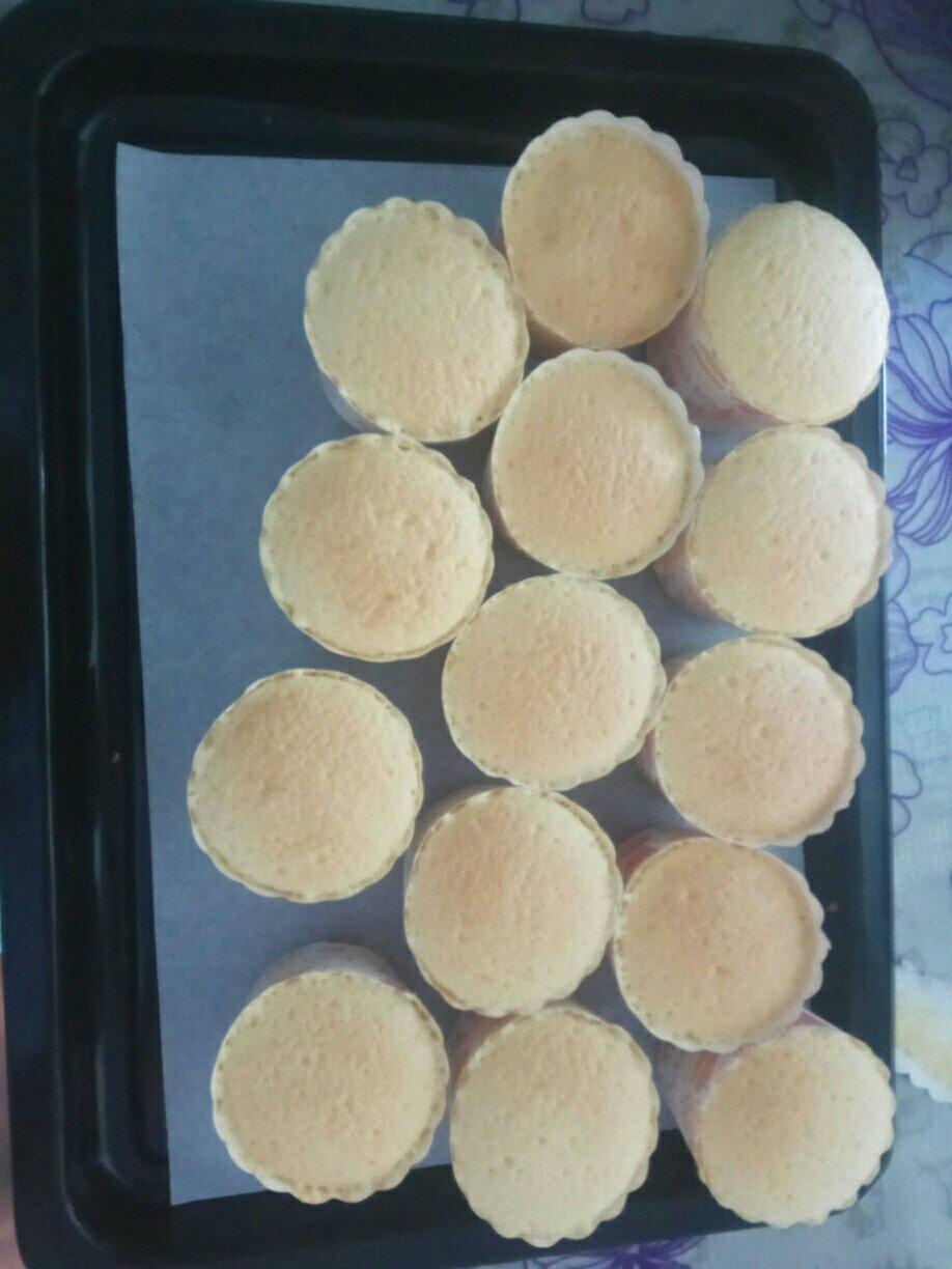 软绵绵戚风纸杯蛋糕