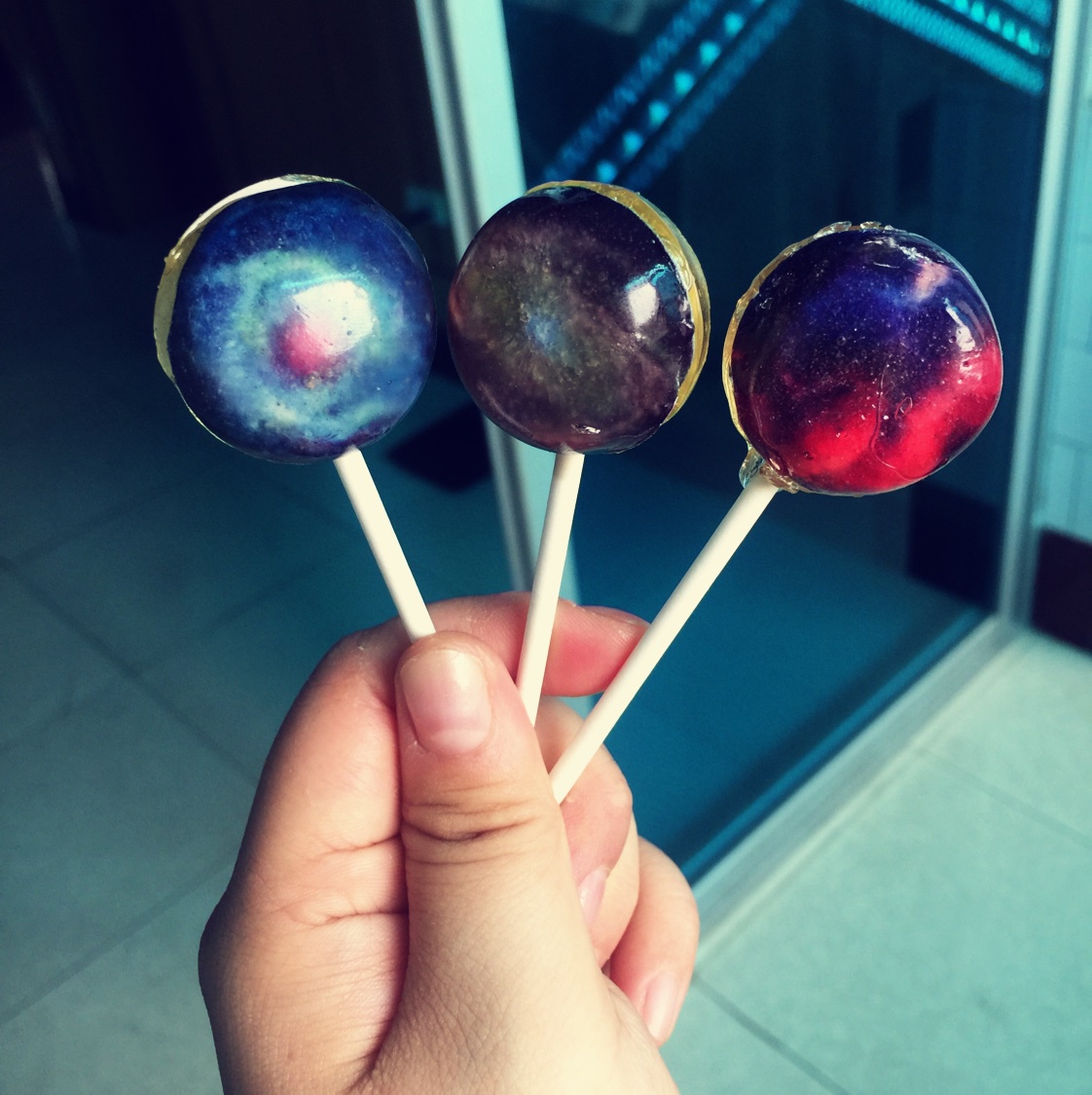 莹豆包做的星空棒棒糖珊瑚糖版本