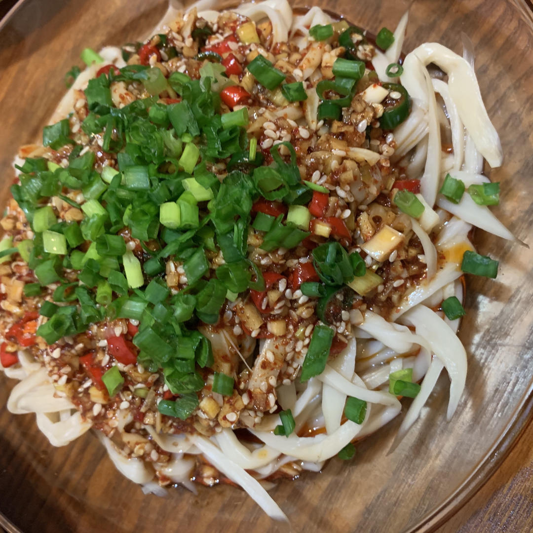 比肉还好吃的【手撕凉拌杏鲍菇】，上桌扫光光