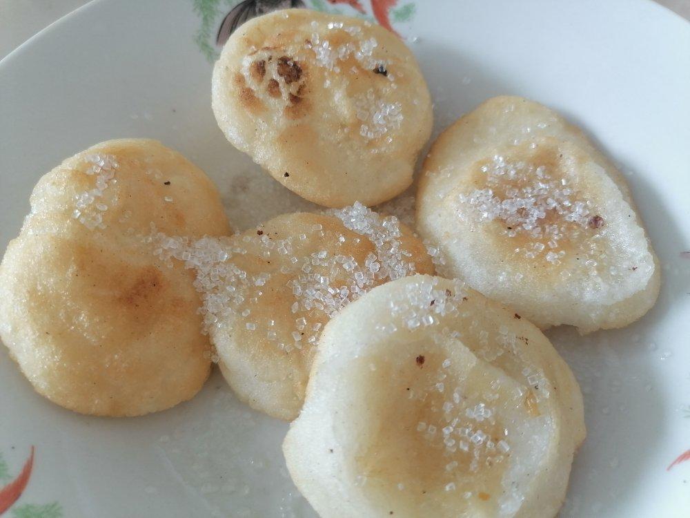 夏乔吖做的用糯米粉做糍粑