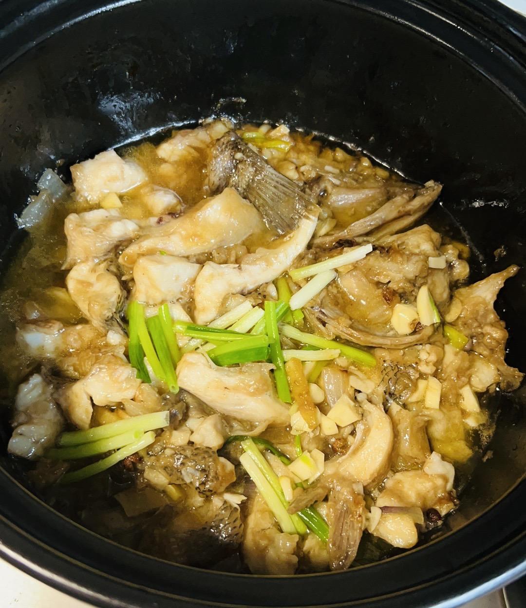 葱香焗鲈鱼