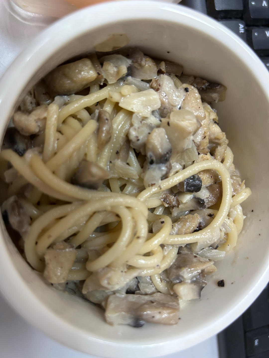 奶油鸡肉蘑菇意面