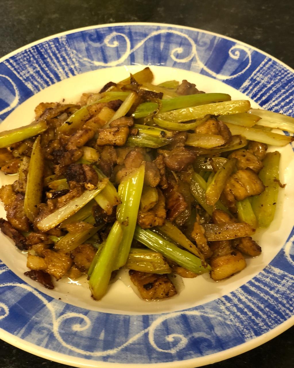 芹菜炒五花肉