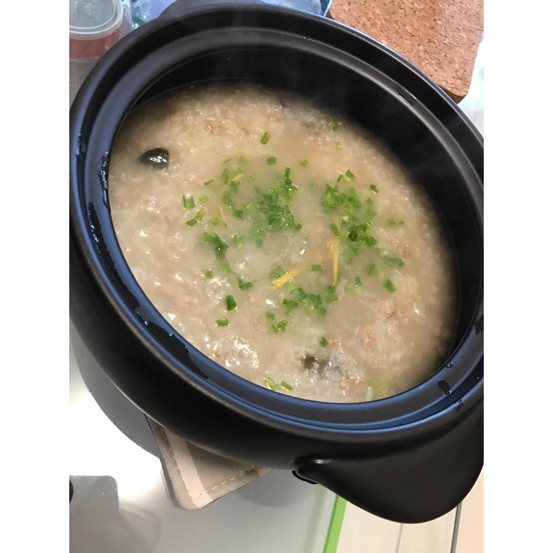十五分钟快手之香滑皮蛋瘦肉粥(附五分钟电饭煲电压力锅更快捷方法)