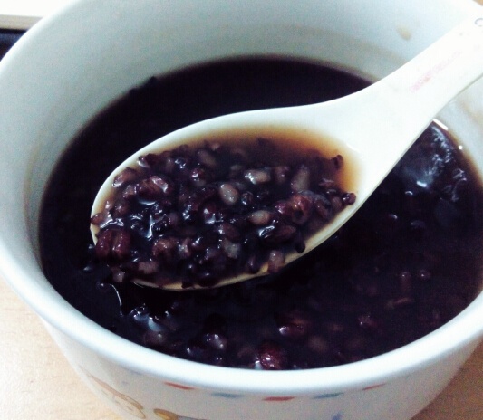 黑米薏米红枣粥