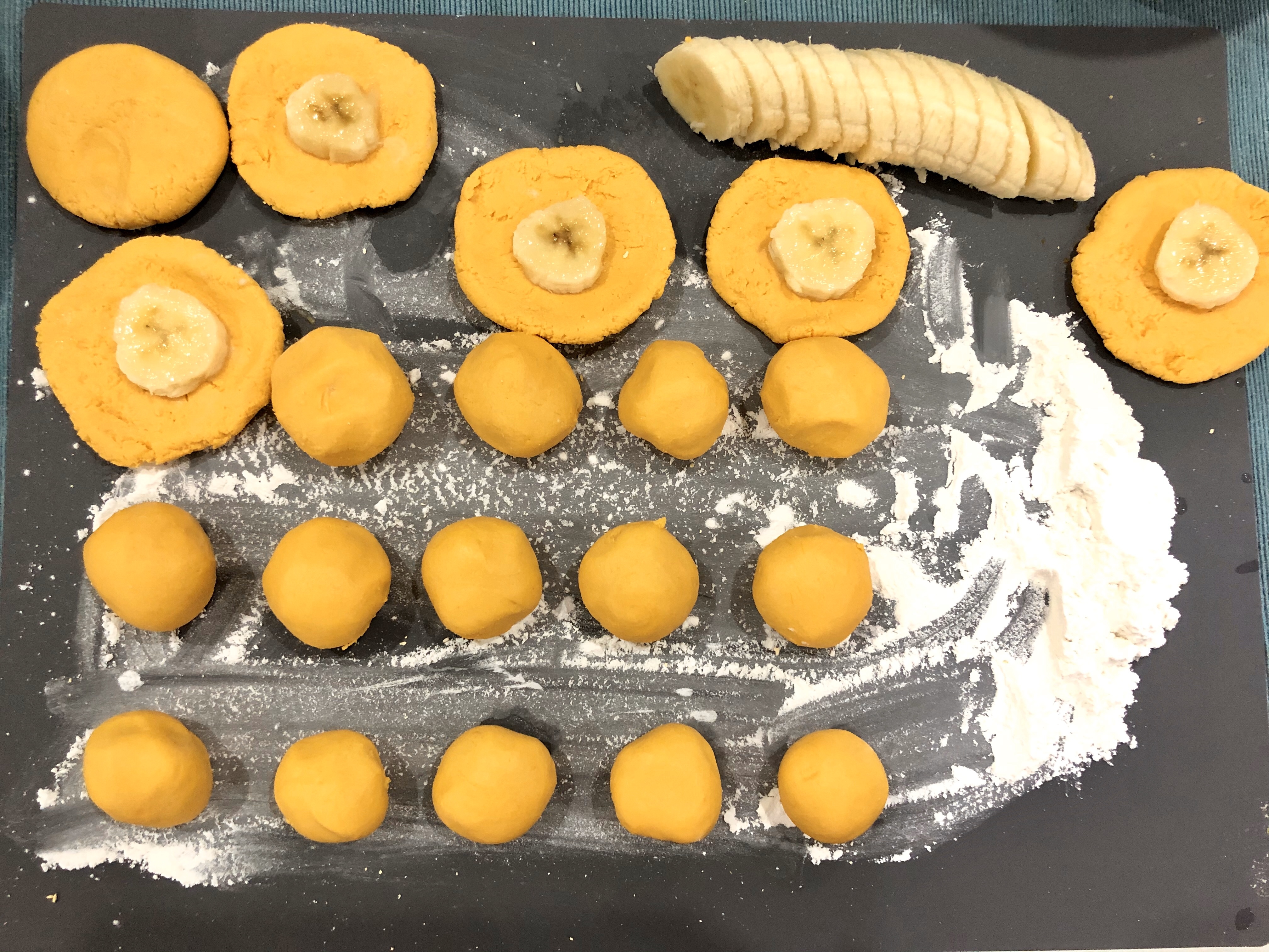 烤箱版 香蕉馅南瓜饼的做法 步骤4