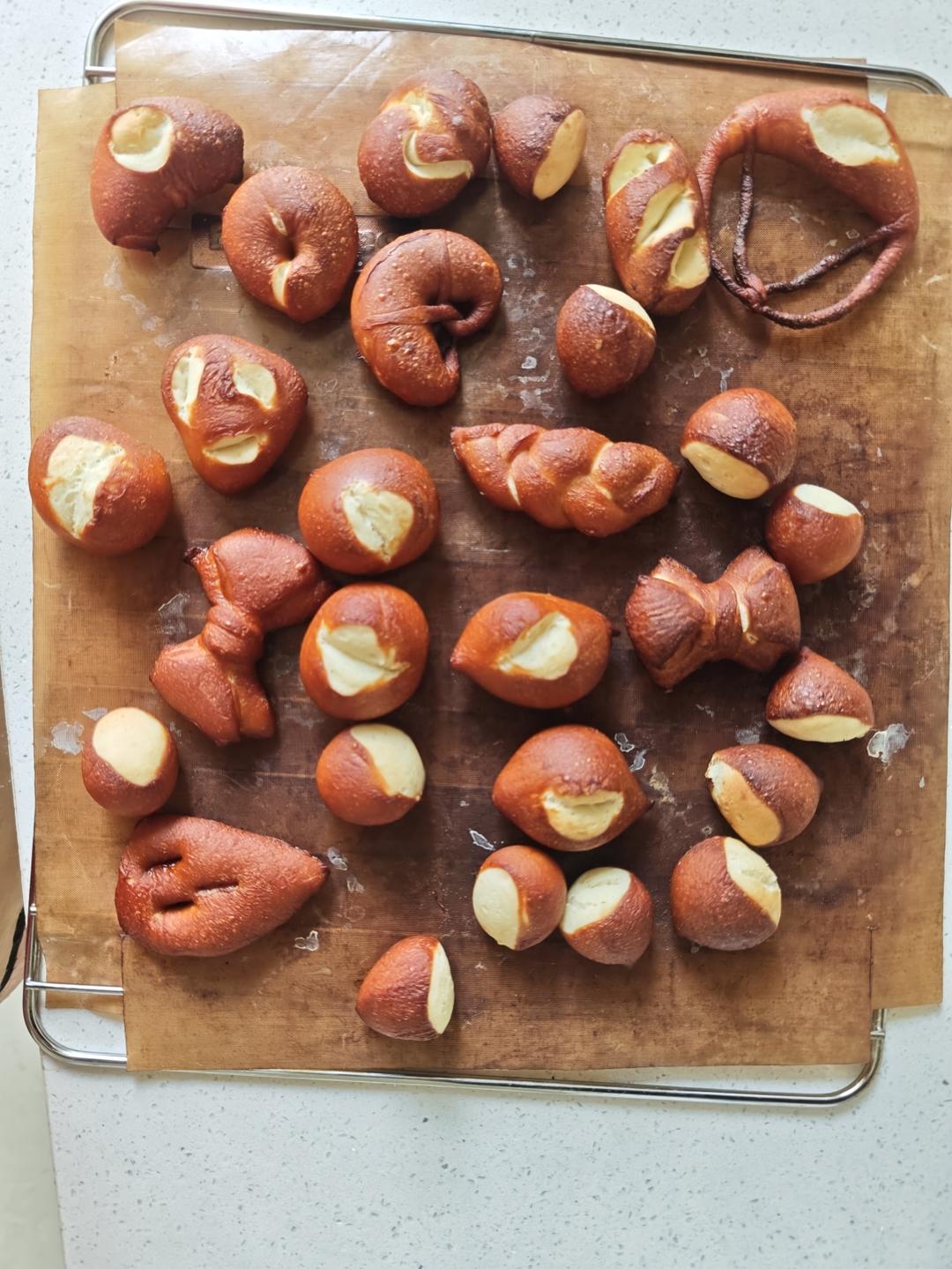 碱水小丸子（超可爱好操作的碱水面包）