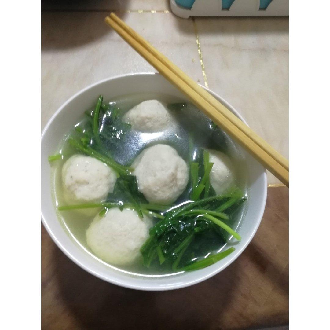 鸡肉丸子青菜汤