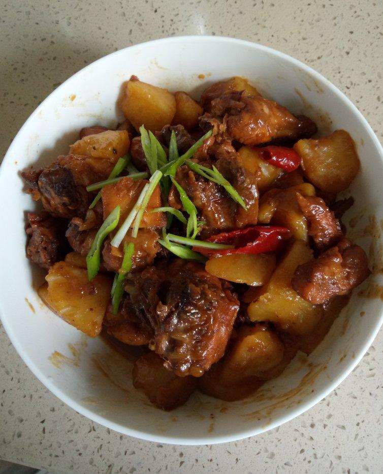 红烧鸡块炖土豆