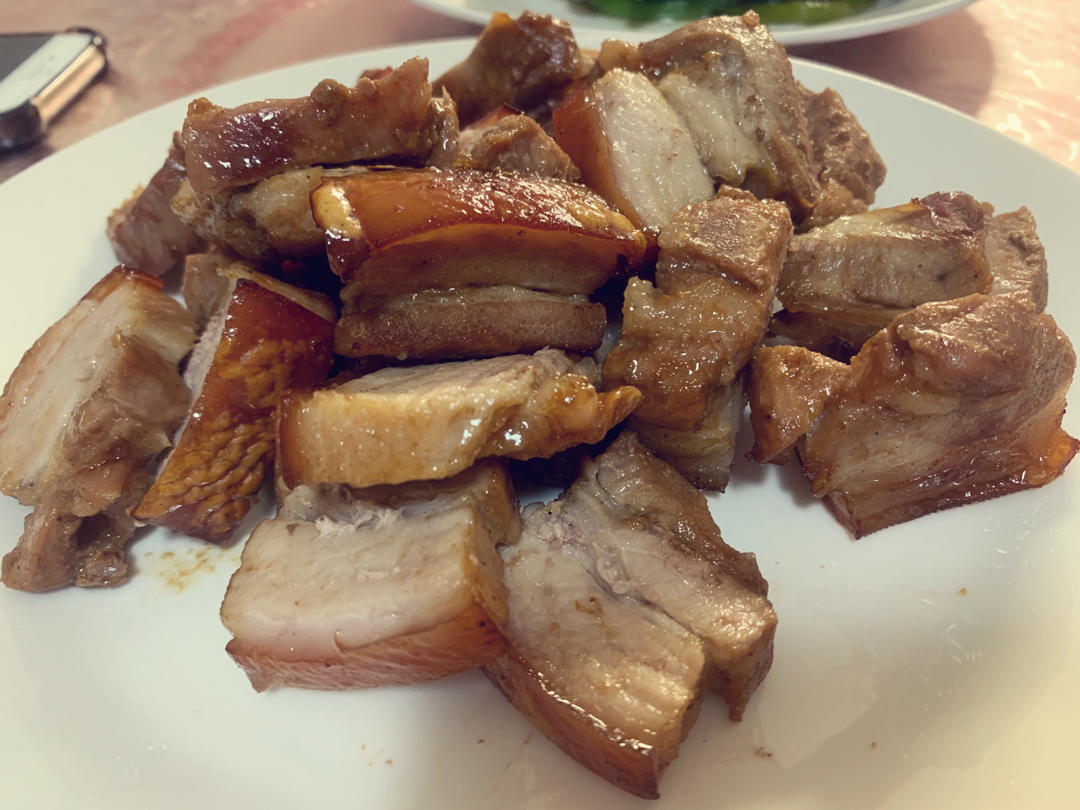 口水流一地的香酥脆皮烤五花肉😏