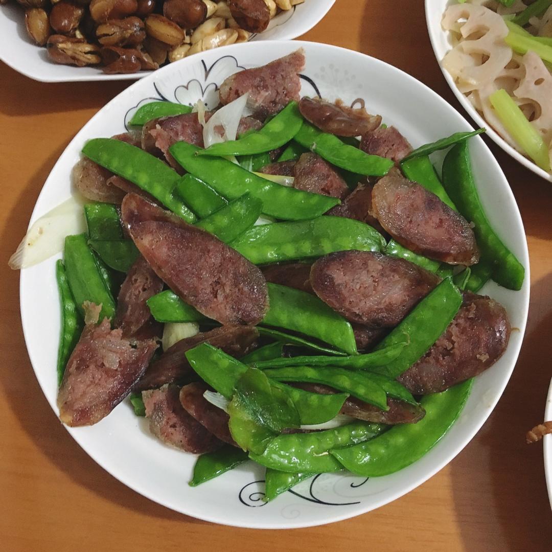 荷兰豆炒香肠