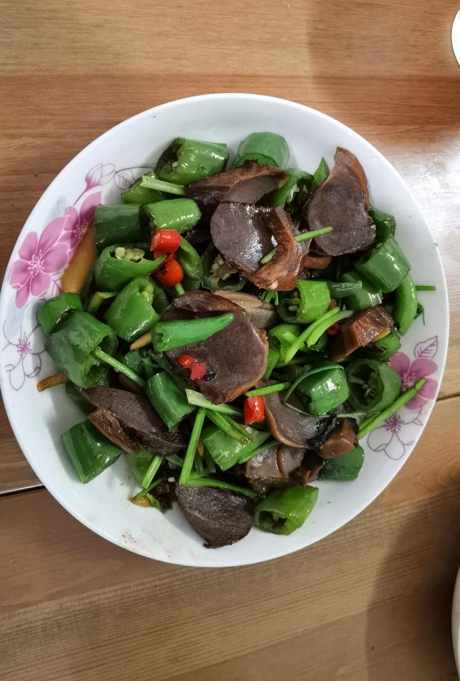 卤鹅胗炒辣椒
